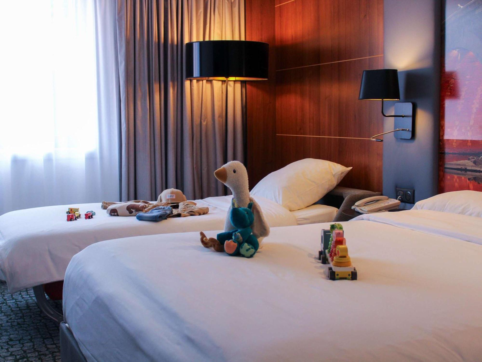 Hotel Mercure Centre Compans 4*