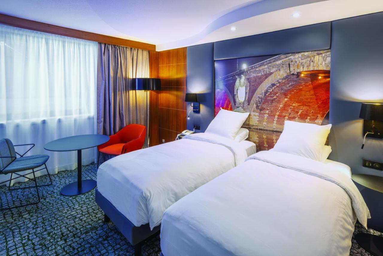 Hotel Mercure Centre Compans